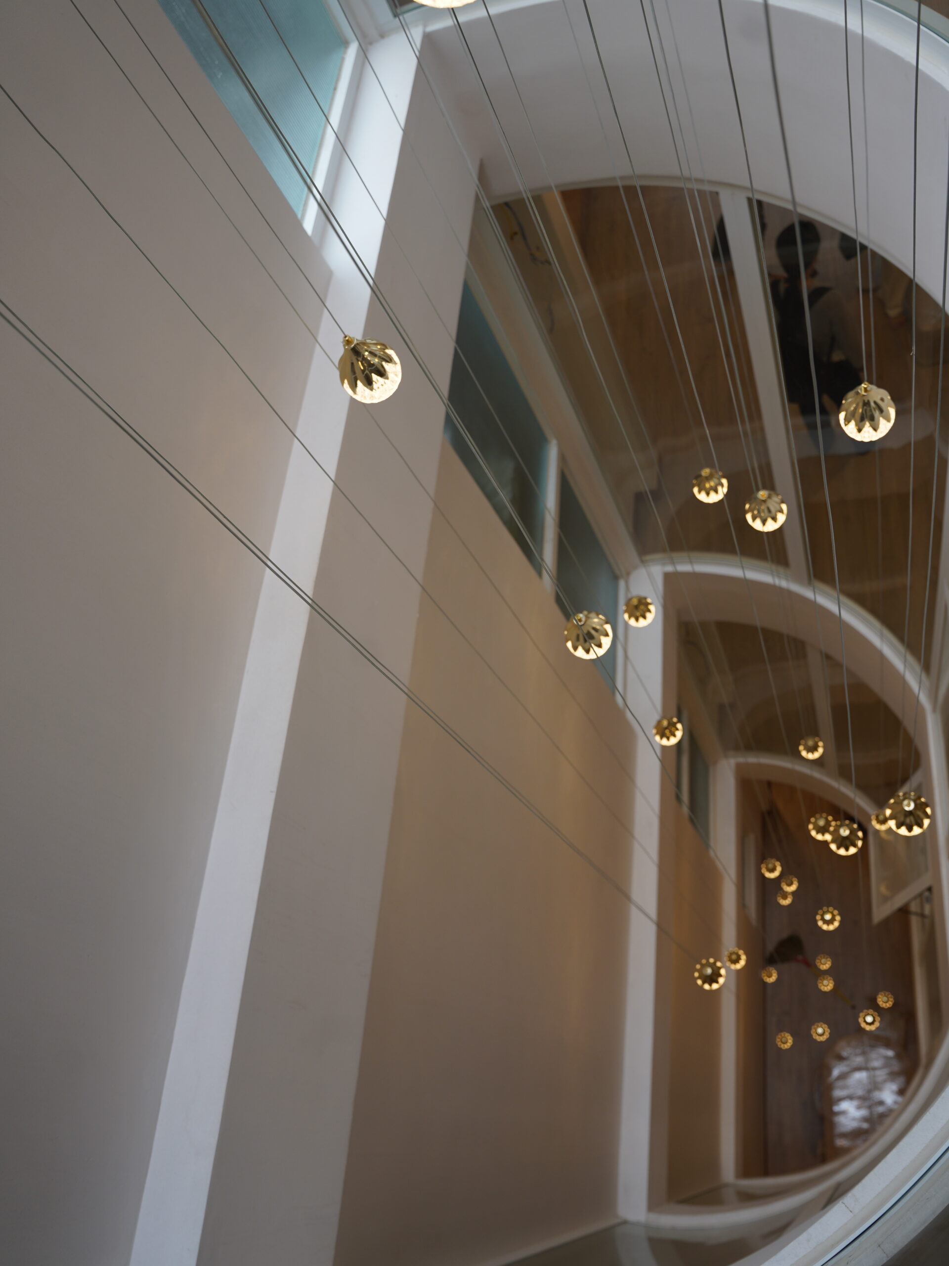 Giếng trời thả đèn – Khi ánh sáng trở thành ngôn ngữ của không gian