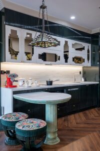 Tối ưu không gian bếp với bàn an tuỳ chỉnh