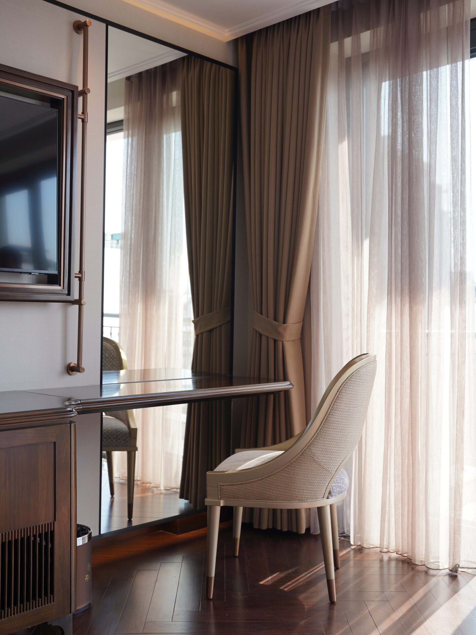 Sự tinh giản trong phòng nghỉ khách sạn tạo nên trải nghiệm lưu trú cao cấp