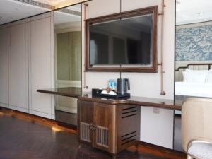 Sự tinh giản trong phòng nghỉ khách sạn tạo nên trải nghiệm lưu trú cao cấp